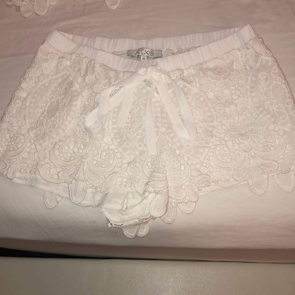 Lace (lined) white shorts